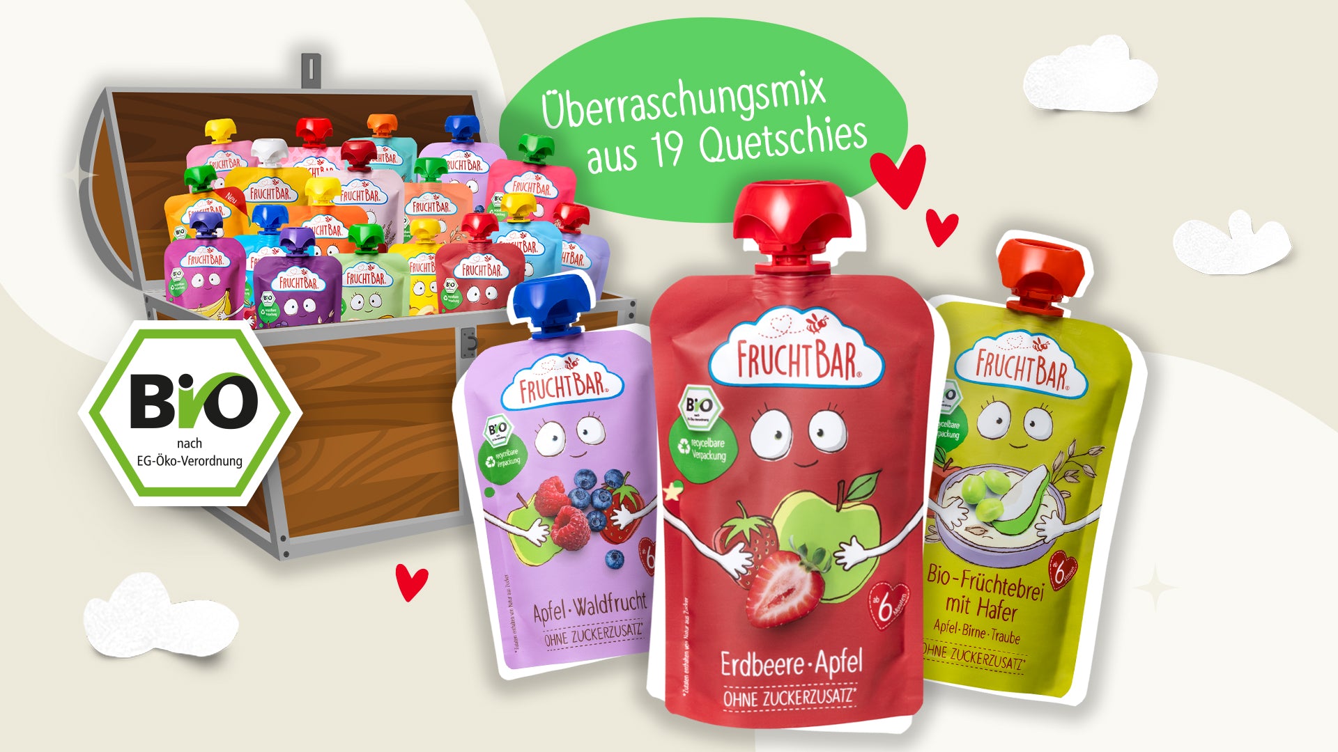 FruchtBar Vorteilspaket "Schatzkiste" mit 19 verschiedenen Bio Quetschies vor einem beigen Hintergrund